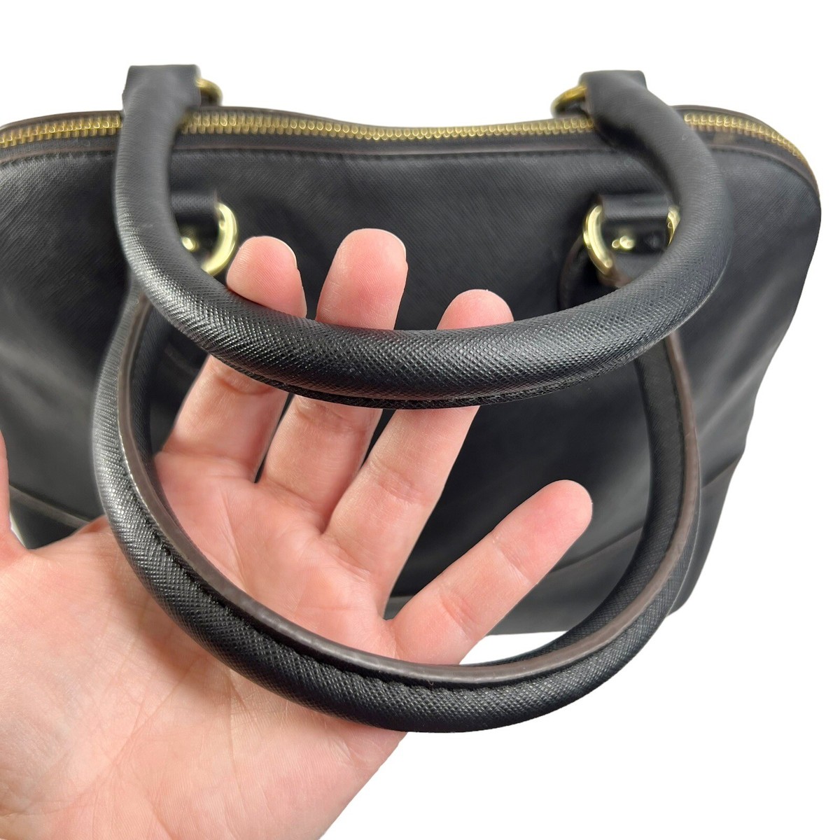 小物 A Anne Klein Black Structured Double Handle Dome Satchel Purse