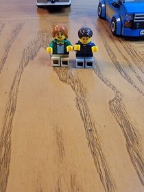 Retired LEGO CITY: Van & Caravan (60117) missing pieces, box and manual