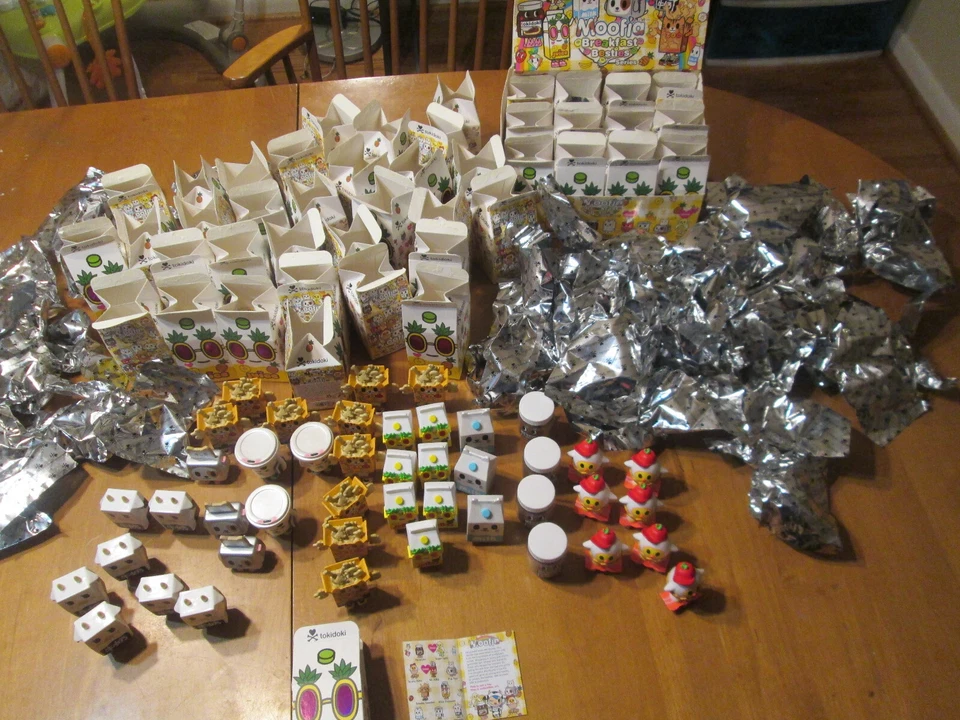 TOKIDOKI UNICORNO MERMICORNO FIGURA DE VINIL CAIXA CEGA COMPLETE SUA COLEÇÃO - Imagem 2 de 4