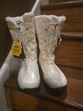 Khombu snow boots NWT white size 5