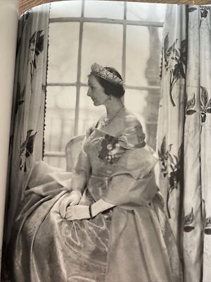 House Style : Five Centuries of Fashion at Chatsworth by Countess