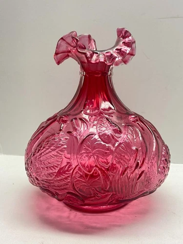 HTF Vintage Fenton Cranberry SWAN and CATTAIL Ruffled Top Vase ~ 8" ~ Excellent