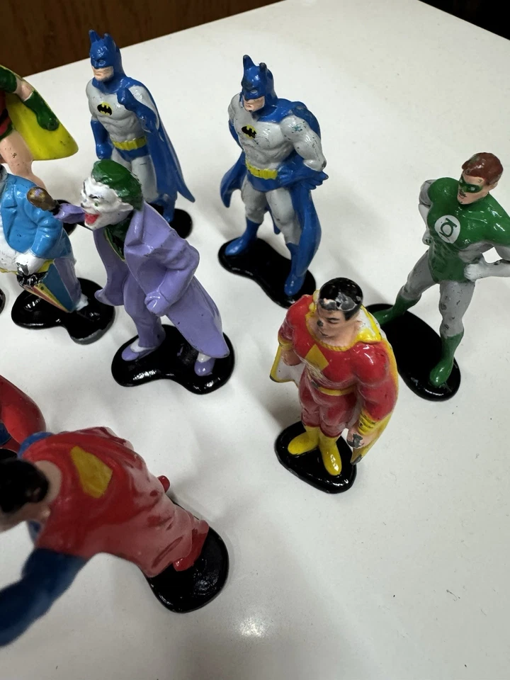 Lote de 10 bonecos Die-Cast da DC Comics (1990) – Batman, Superman, Coringa, Robin etc - Imagem 4 de 4
