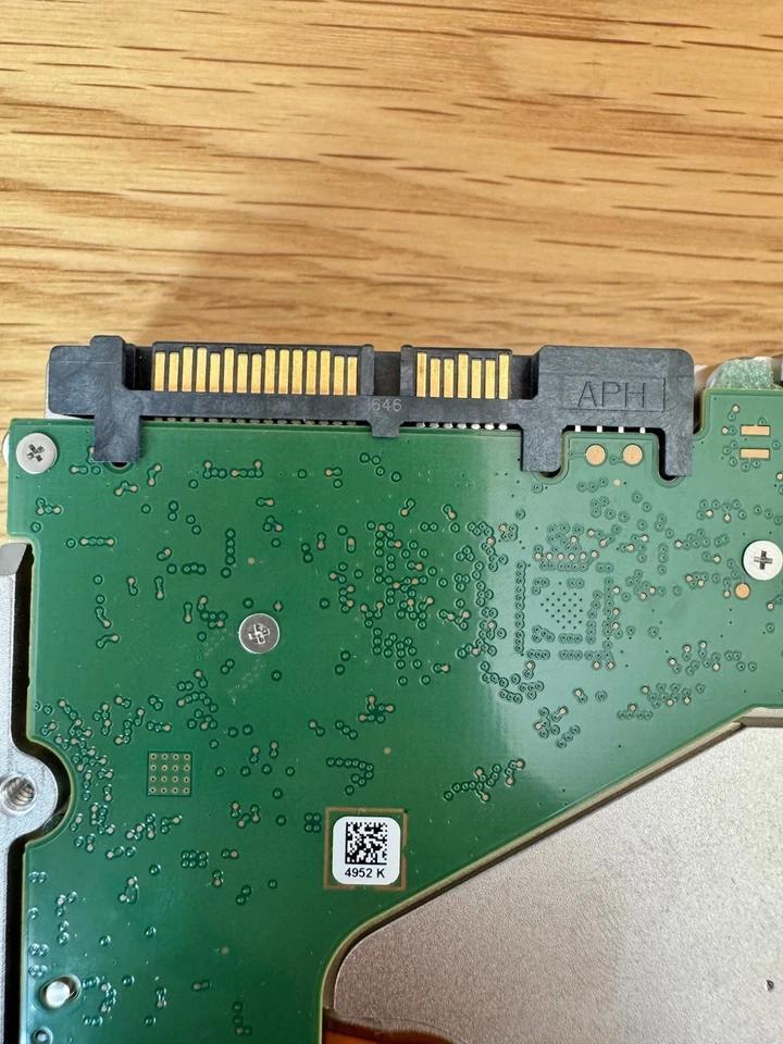 Seagate Skyhawk 10tb SATA HD ST10000VX004 - PN: 1ZE101-300 - Image 3 of 4