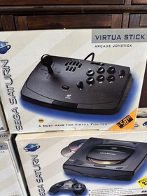 SEGA Saturn Console Bundle (read)