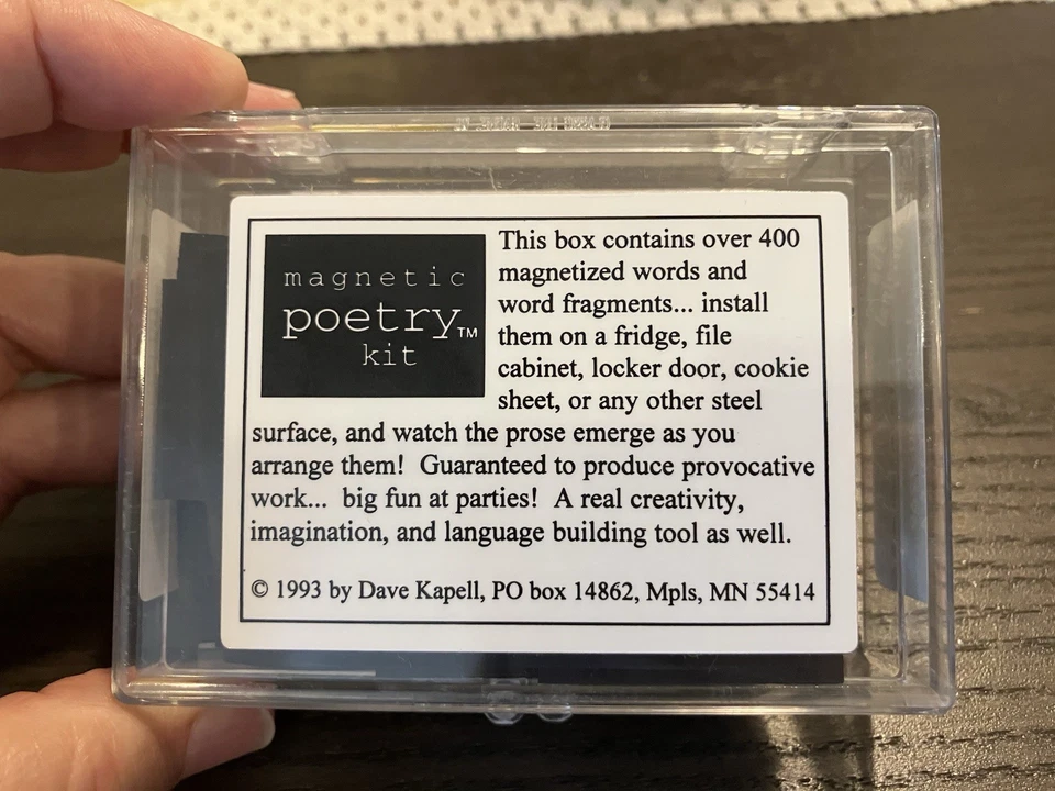 Kit de poesía magnética. Nuevo en estuche. 1993. Más de 400 palabras. El vintage original. Foto 3 de 4