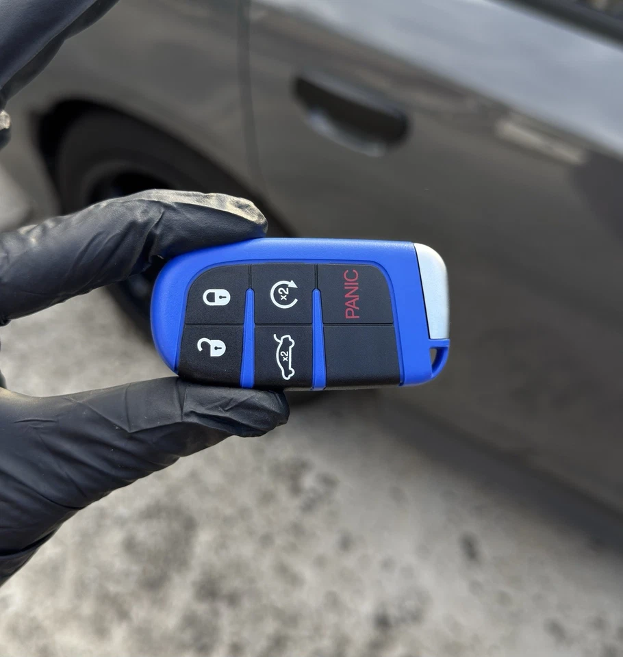 CARGADOR AZUL DODGE DAYTONA CHALLENGER LLAVERO CON LOGO (¡SOLO CARCASA!!!) Foto 2 de 3