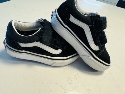 Kids VANS Classic Old Skool Skate Style Shoes Size Black/White