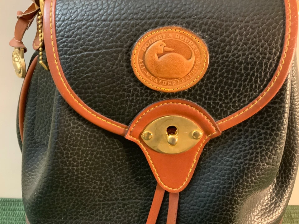 Vintage Dooney & Bourke Essex Black Pebbled Leather Purse/ Adjustable Length - Image 3 of 4