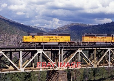 PHOTO  USA RAILWAY UP 3582 WESTBOUND HELPER UNITS LEAVING SHED 10 DONNER PASS. 7