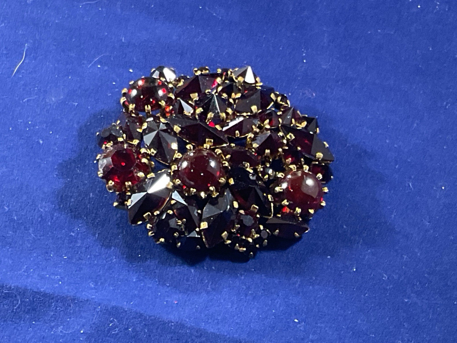 VINTAGE 1950’s UNSIGNED MEDIUM RUBY RED NAVETTE C… - image 2