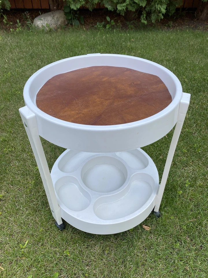 Carro de bar MCM Space Age, mediados de siglo, bandeja para servir, atómico, planta, plástico redondo Foto 3 de 4