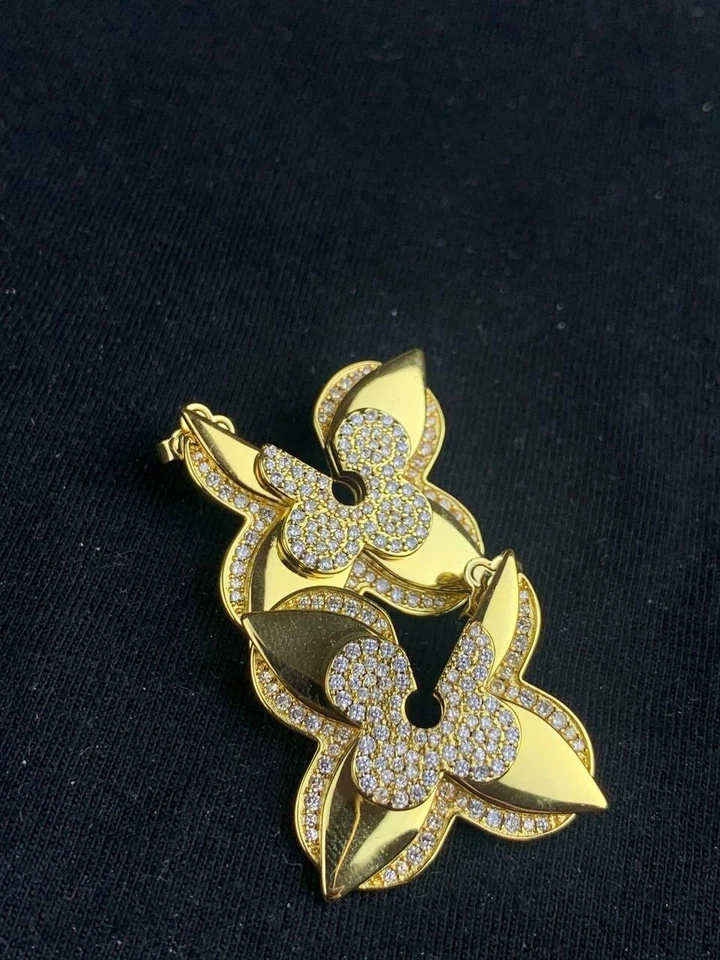 Louis Vuitton Gold LV Logo Flower Shaped Drop Earrings - Image 4 of 4