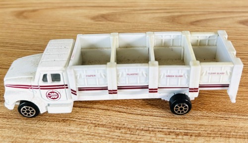 Vintage 1993 Road Champs Recycle America Truck Semi White 5” Length - Picture 2 of 7