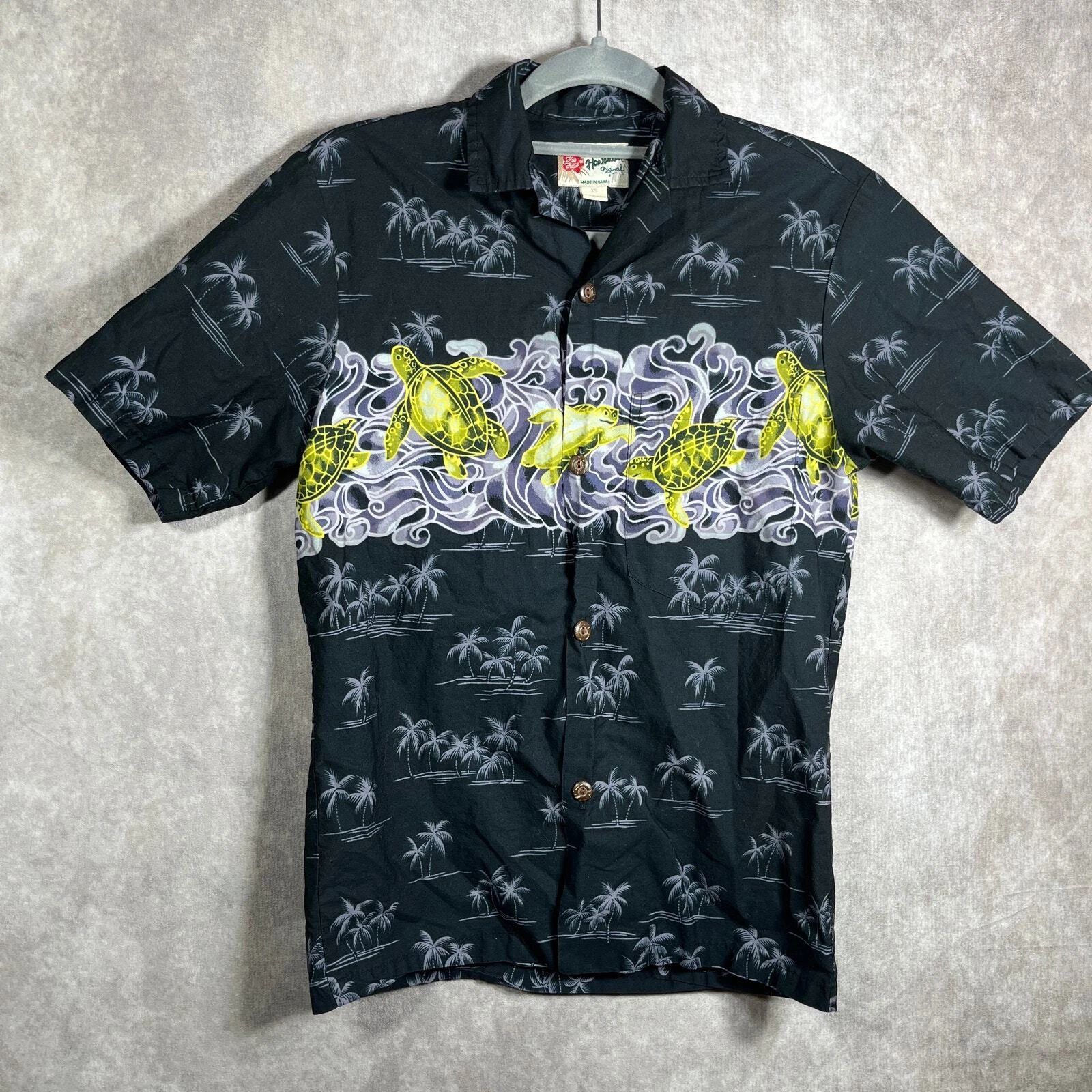 Hilo Hattie Hawaiian Shirt Mens XS Black Palm Tree Print Short Sleeves Beach