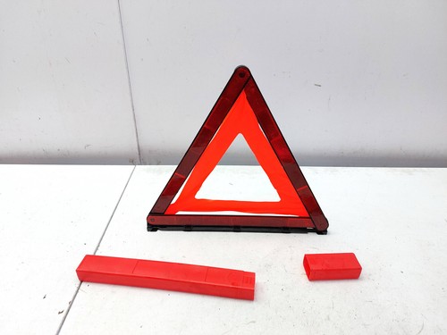 MG HS 2022 EMERGENCY WARNING HAZARD TRIANGLE 10477670