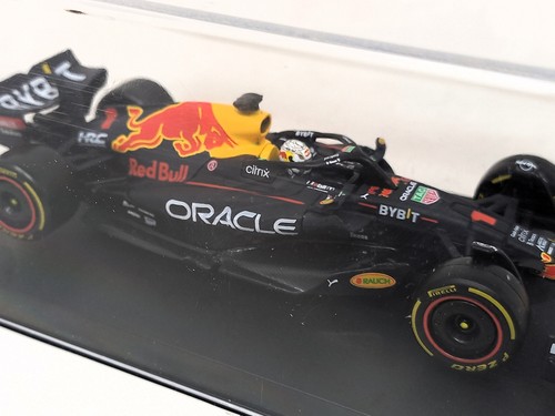 BURAGO RB18 / Oracle Red Bull Racing F1 2022 ( Max Verstappen ) Scala 1:43 - Foto 11 di 11