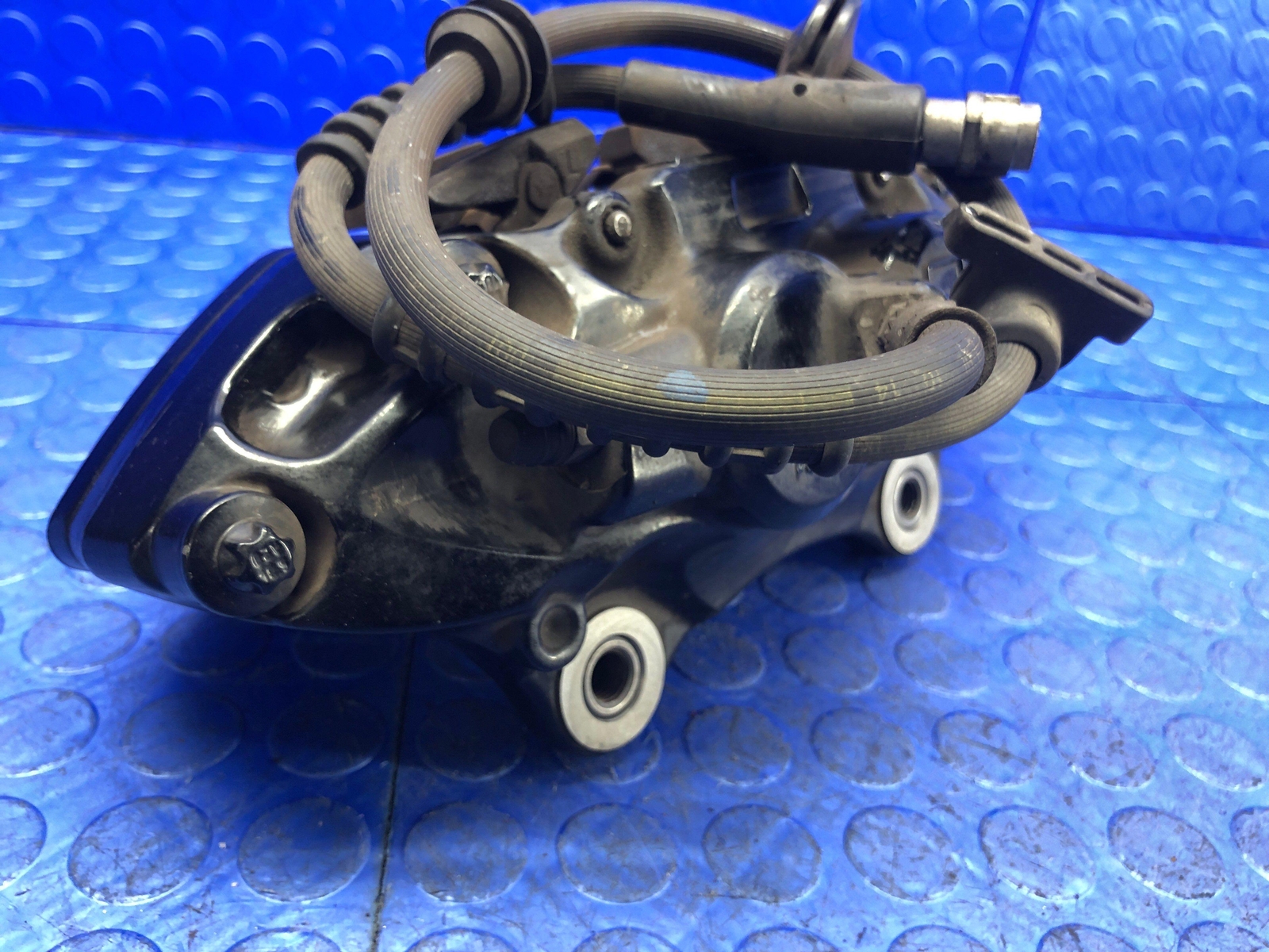 2014 2015 2016 2017 2018 2019 BMW I8 OEM FRONT RIGHT BLACK BRAKE CALIPER