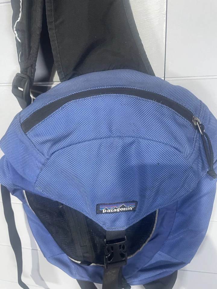 Patagonia Vintage 1996 Blue Lightweight Backpack Rare Made in USA Single Strap - Image 3 of 4