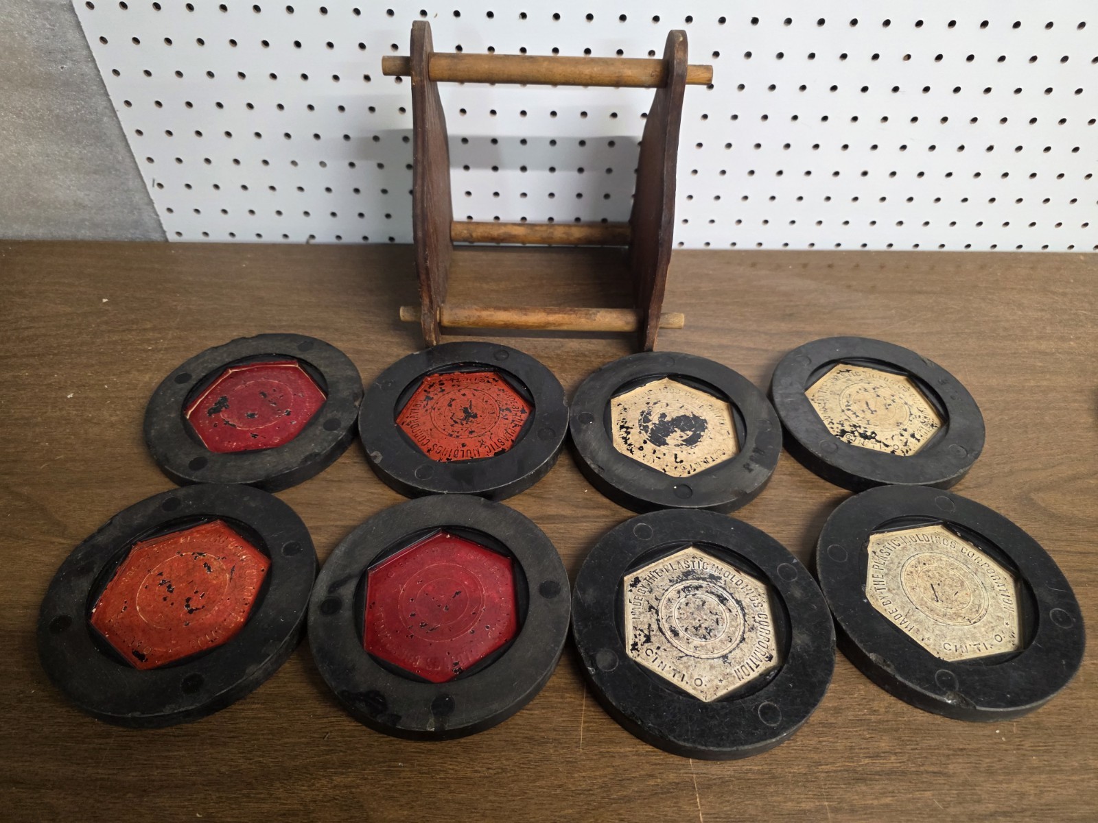 VTG shuffleboard pucks With Caddy 6 In Set Of 8 CIN. TI. O. PLASTIC MOLDING CORP
