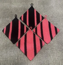 Lot Of 2 Sets Of 2 Pot Holders Or Hot Pads Hand Crocheted Vintage Feel