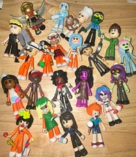 22 Roblox Action Figures. Brookhaven, MM2, Jail Break. Tower Of Hell, Cobra Kai.