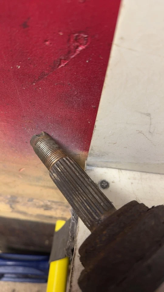 04-11 Eje delantero derecho CHEVY AVEO 04-11 SUZUKI SWIFT SIN ABS Foto 4 de 4