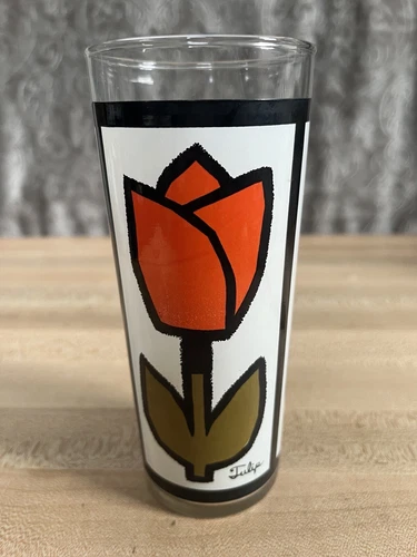 Vintage High Ball Drinking Glass Tumbler Featuring Tulip Design