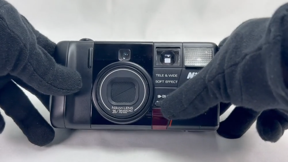 【完動品】 ニコン Nikon TW2D Tele Wide 35-70mm ALL WORKS] Nikon TW2D 35-70mm Macro Tele & Wide Film Camera