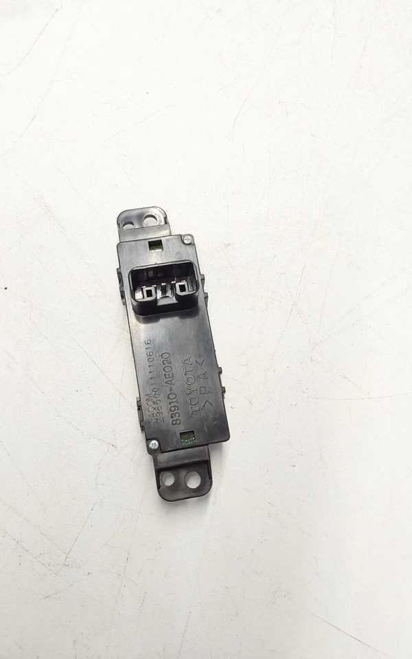 Conjunto de reloj digital Toyota Sienna 2000 panel de tablero 83910-AE020 Foto 2 de 4