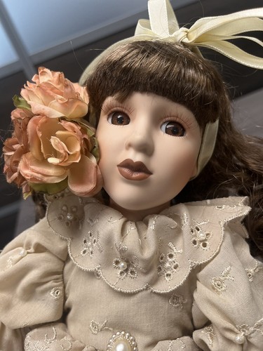 Boyd's Dollstone Collection Yesterday's Child - Emily, Limited Edition With Bear - Picture 9 of 9