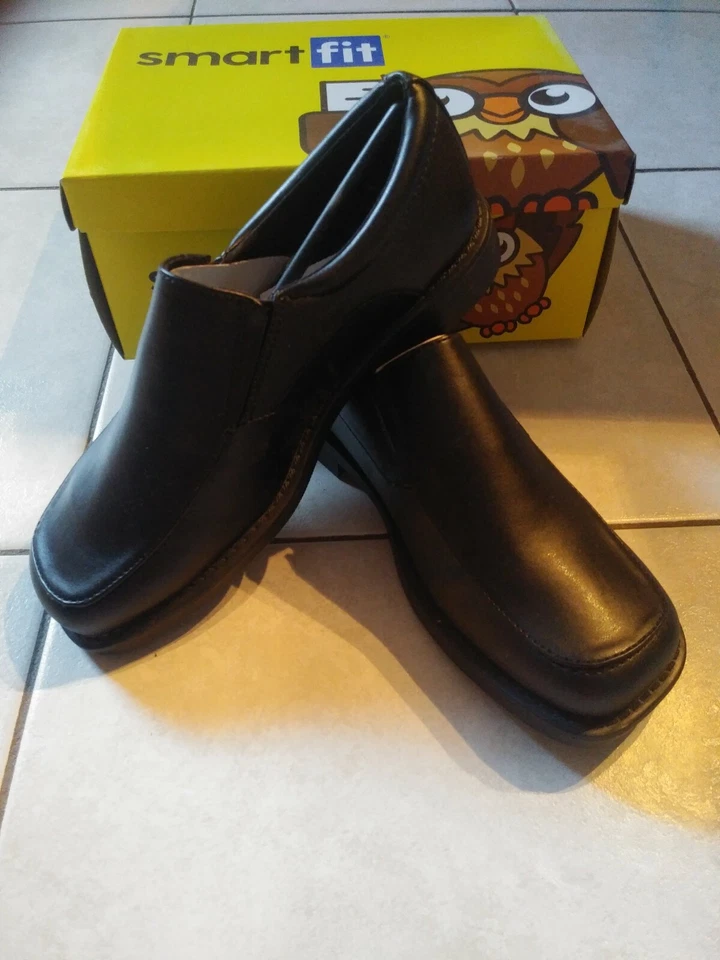 Zapatos sin cordones de vestir Smartfit para niños pequeños Foto 3 de 4