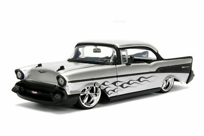 JADA BIGTIME KUSTOMS BTK 1957 CHEVY BEL AIR SILVER / FLAME 1:24