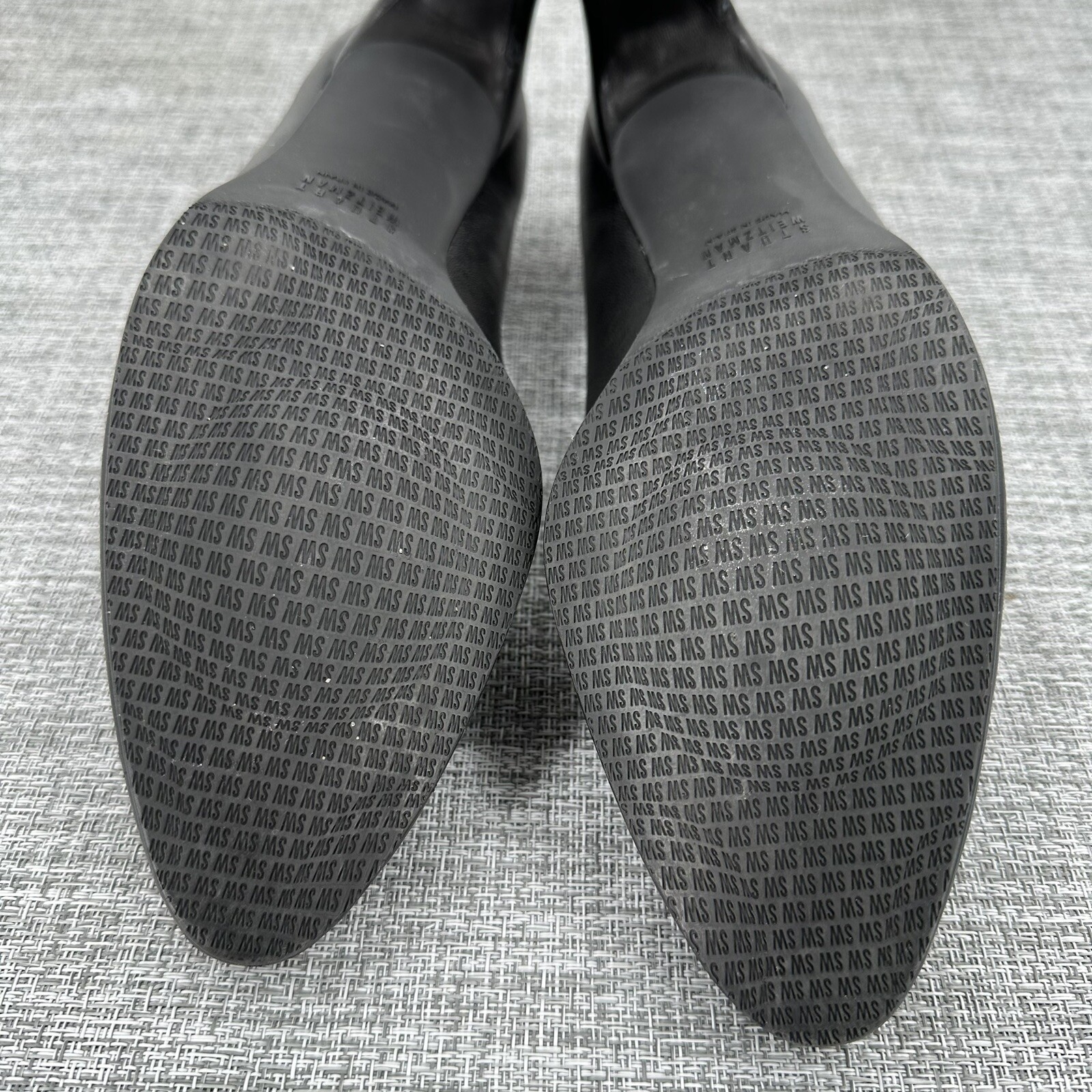 Stuart Weitzman Black Leather Pumps Size 8.5 Round Toe Career Office