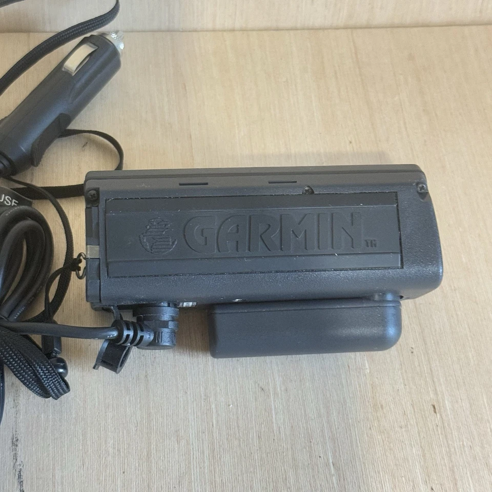 Garmin GPS III Plus Handheld GPS Hiking Outdoor Navigator “UNTESTED”Read Buy As - Image 4 of 4