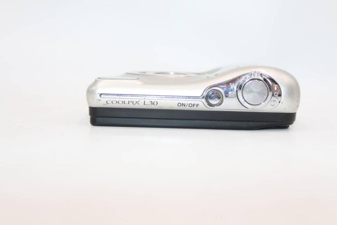 Nikon COOLPIX L30 Digital Camera AA Battery Tested from Japan HTF