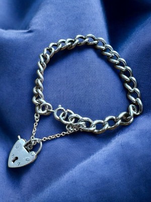 Hallmarked Vintage Silver Oval Curb Chain 18cm Padlock Charm Bracelet 25g
