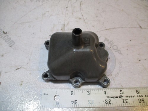 18231-ZY1-000 Honda 15,20 Outboard Exhaust Chamber Cover - Foto 2 di 5