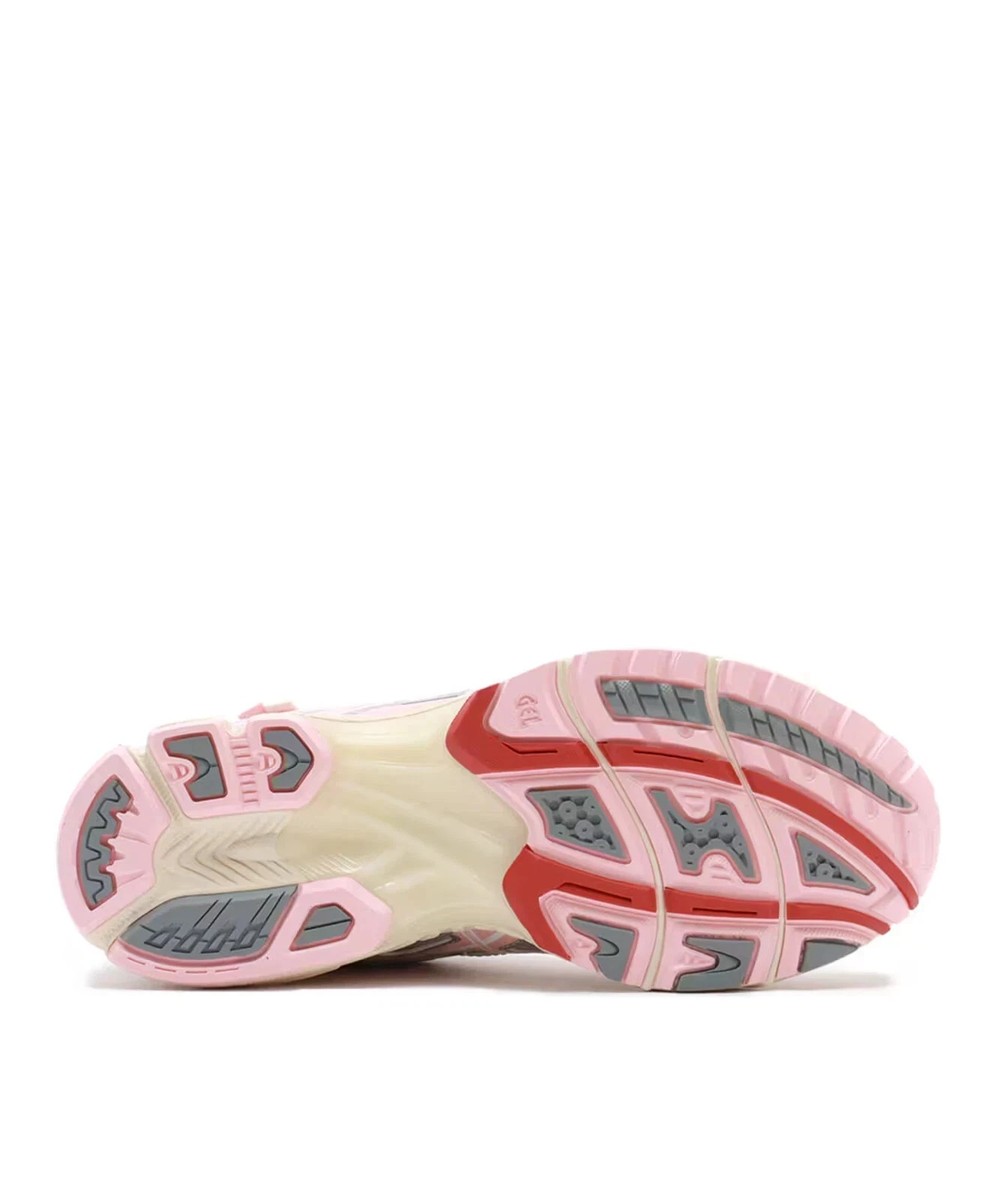 Size 8 - VANDYTHEPINK x atmos x ASICS Gel Nimbus 10.1 Strawberry