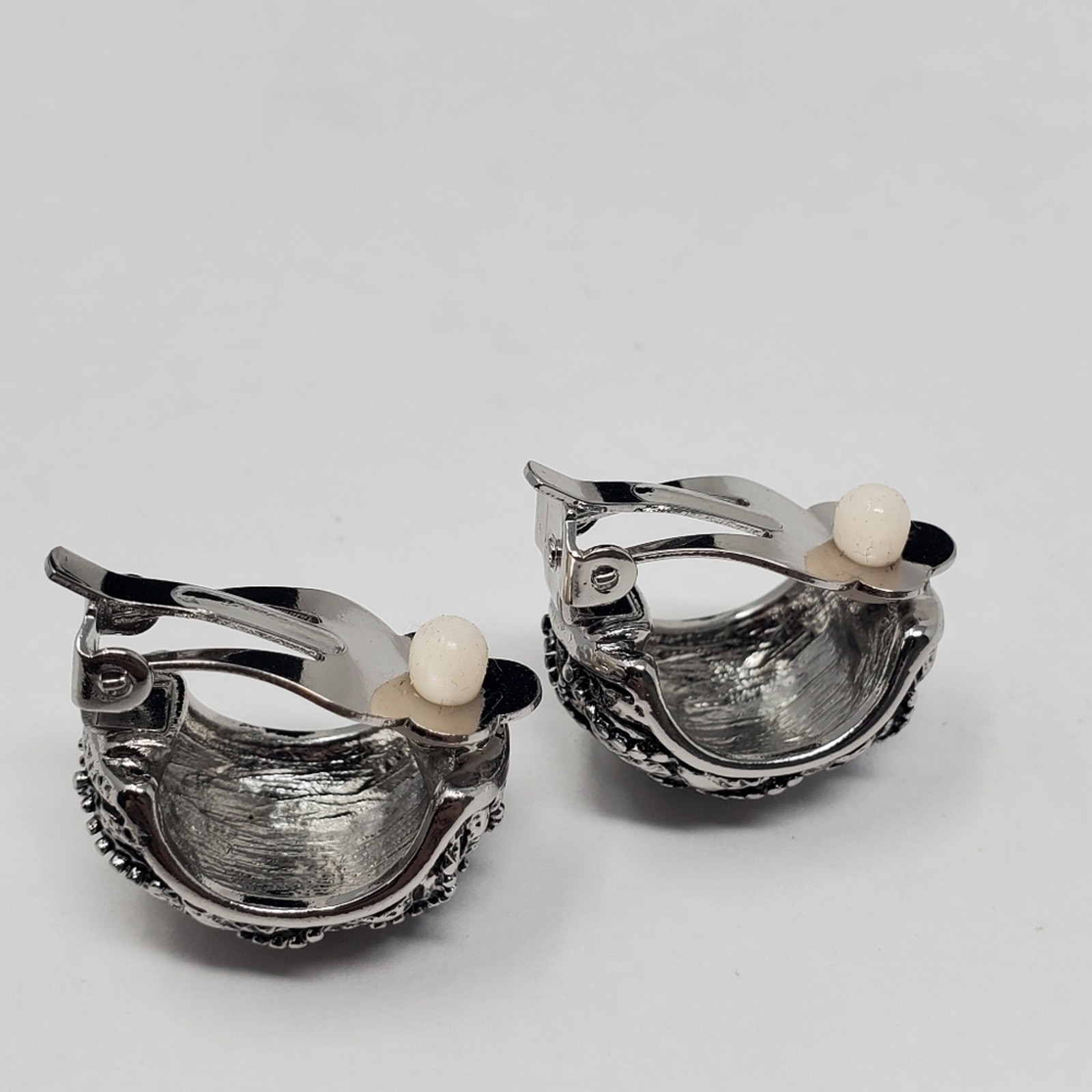 Vintage Silver toned weaved solid hoops clip on E… - image 2