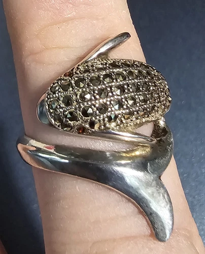 Vintage Sterling .925 Marcacite Dolphin Ring w/garnet eyes Beautiful!