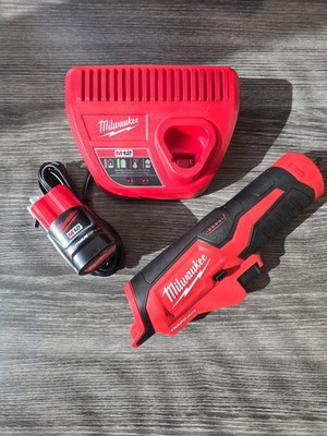 Milwaukee M12 Trap Snake 12-V Lithium-Ion Cordless Auger Drain Power Source Kit