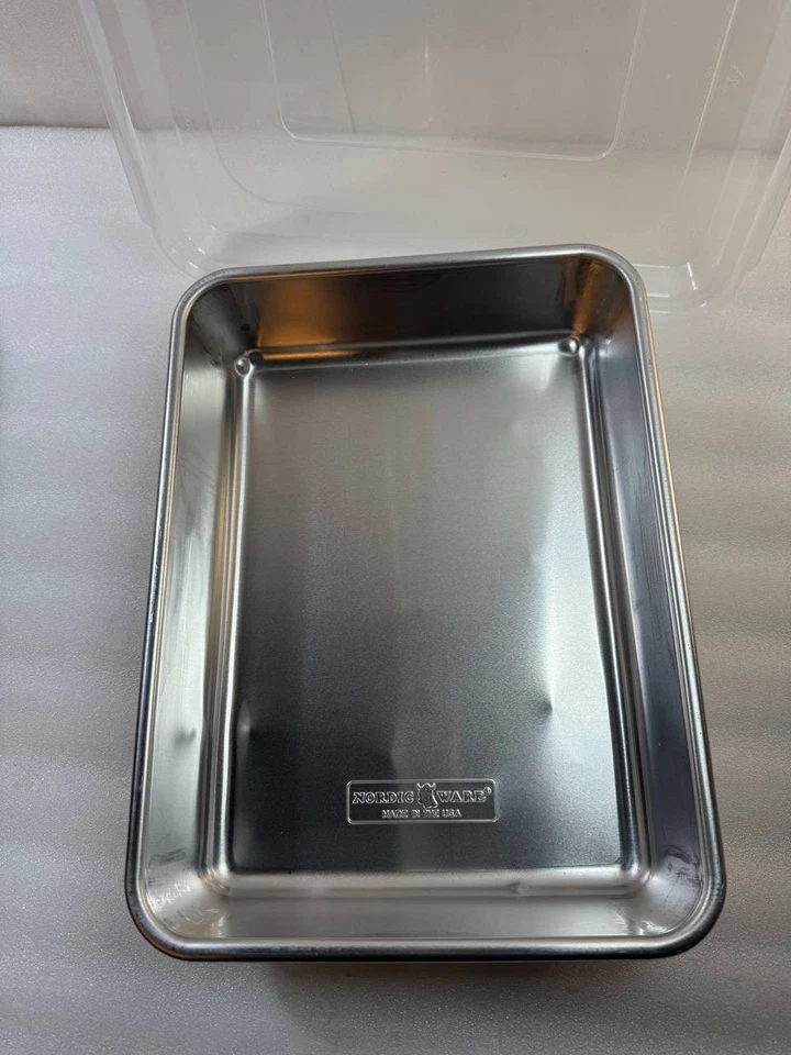 Nordic Ware Naturals 9" x 13" Rectangular Cake Pan with Lid, Natural Aluminium B - Image 3 of 4