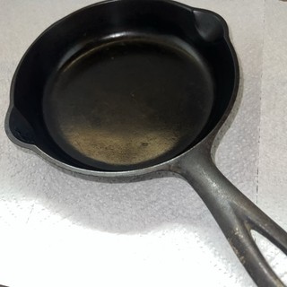 Griswold No. 3 Cast Iron Skillet 709 Large Block Logo Erie PA USA Vintage