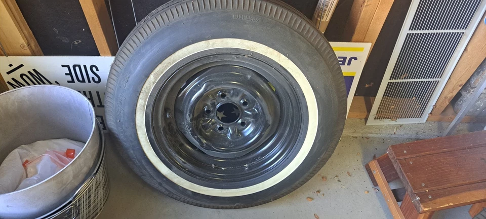 Corvette 63-64 - 4 ruedas de acero OEM (revestimiento de polvo) con neumáticos repro - ¡L@@K! Foto 2 de 4