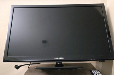 Samsung UN24H4000AF 24'' LED TV 720p HD LED HDMI DVI Black 2015 Model NO REMOTE