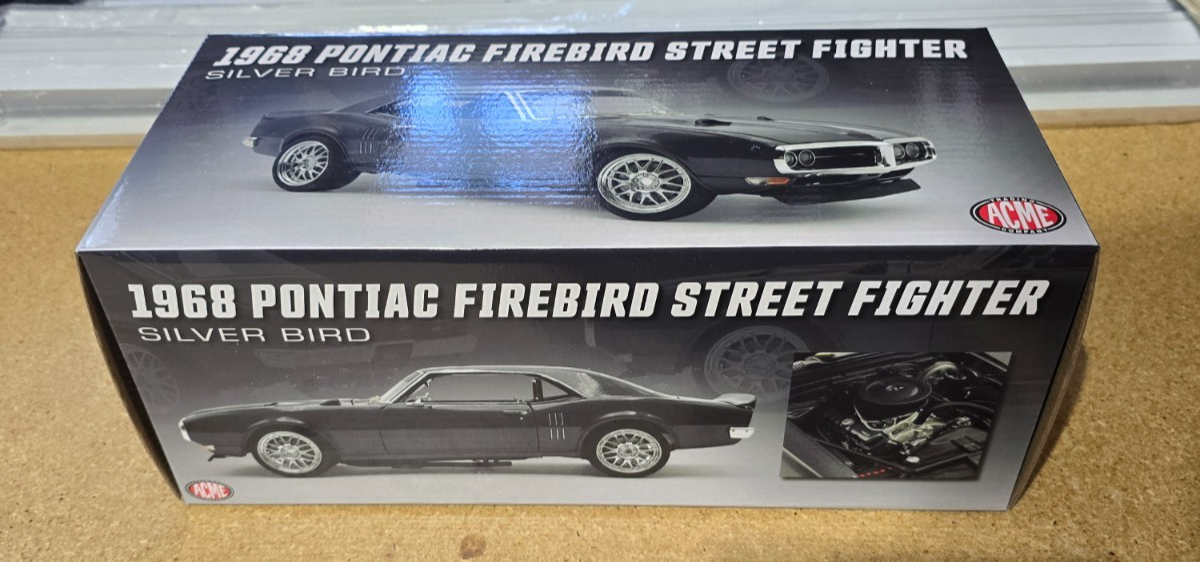 ACME 1/18 1968 PONTIAC FIREBIRD STREET FIGHTER SILVER BIRD