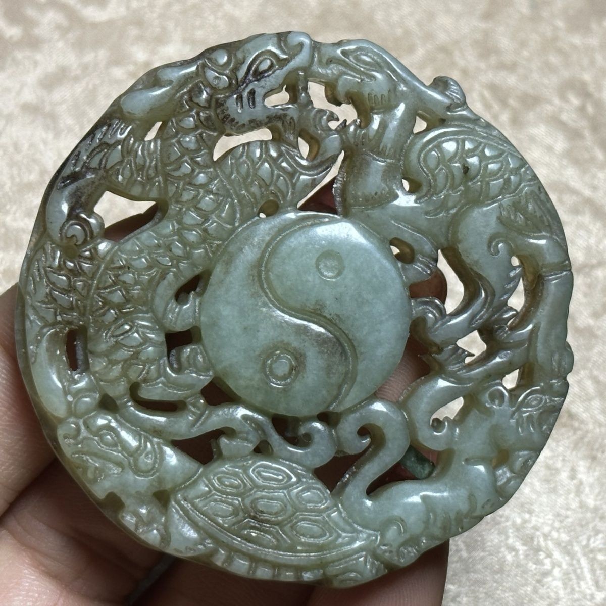China Old Jade Carving Antique Collection Mythical Creatures Amulet Pendant Gift