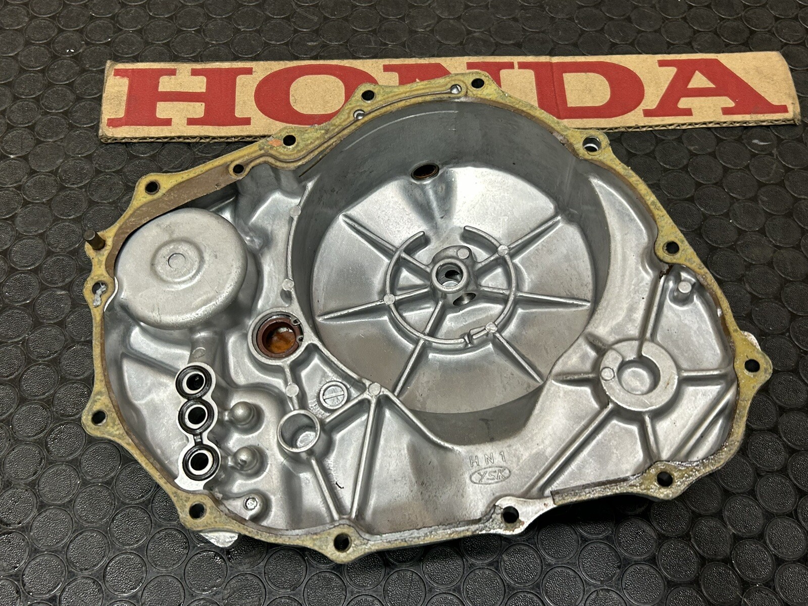 9904 HONDA TRX400EX OEM ENGINE CRANKCASE CLUTCH COVER HOUSING 🔥