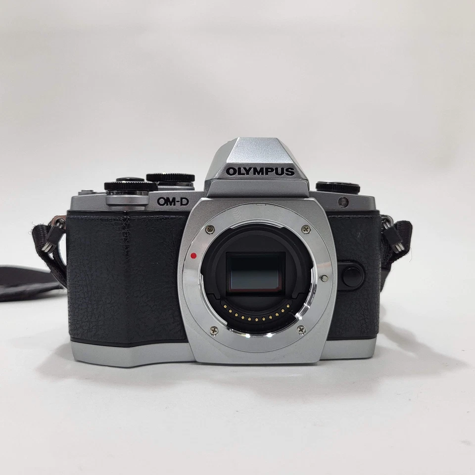 Olympus 0M-D E-M10 16.0MP Mirrorless Camera w/ Olympus 14-42mm 1:3.5-5.6 II R MS - Image 2 of 4